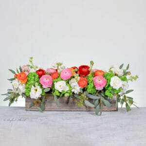 Ranunculus floral centerpiece - Walk in the park - B51