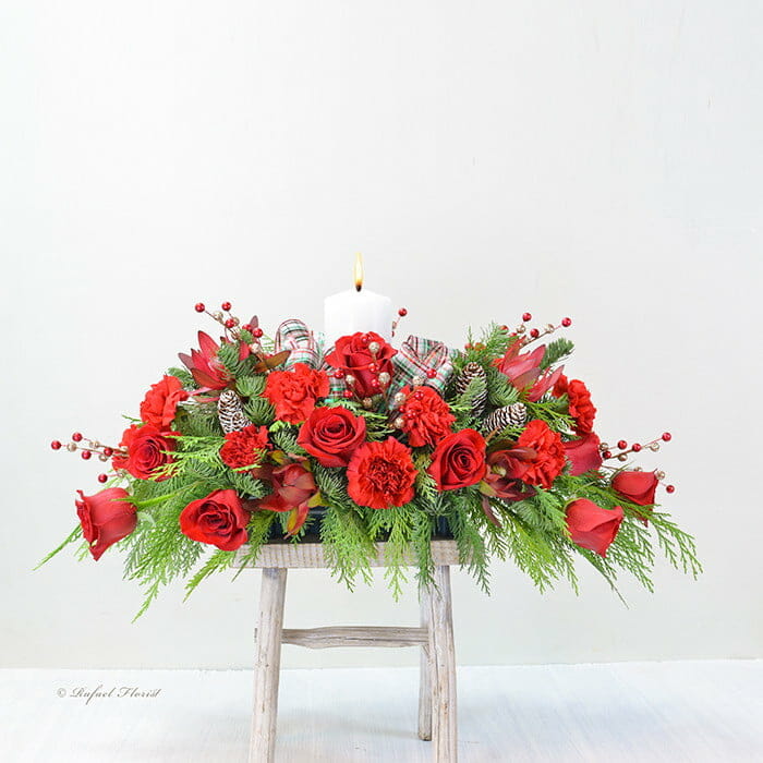 Christmas In Red Centerpiece - B315